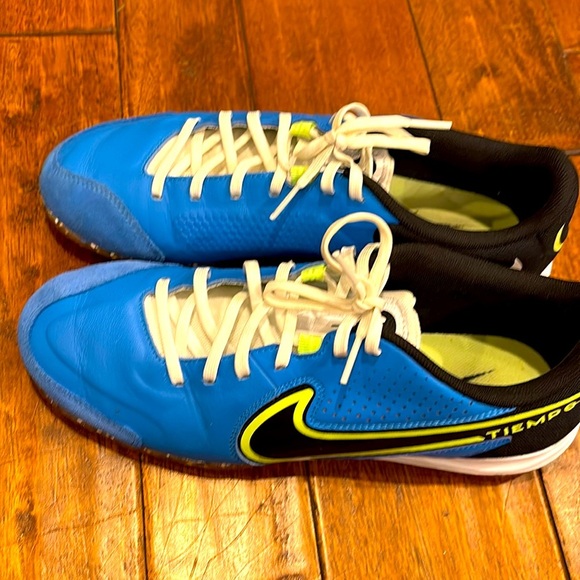 Nike Tiempo React Legend 9 Club IC Indoor Soccer  Mens Size 9 Shoes - Picture 1 of 9